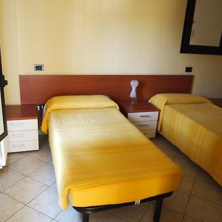 Caffetteria Dell'Angolo Hotel Borghetto Secondo Eksteriør billede
