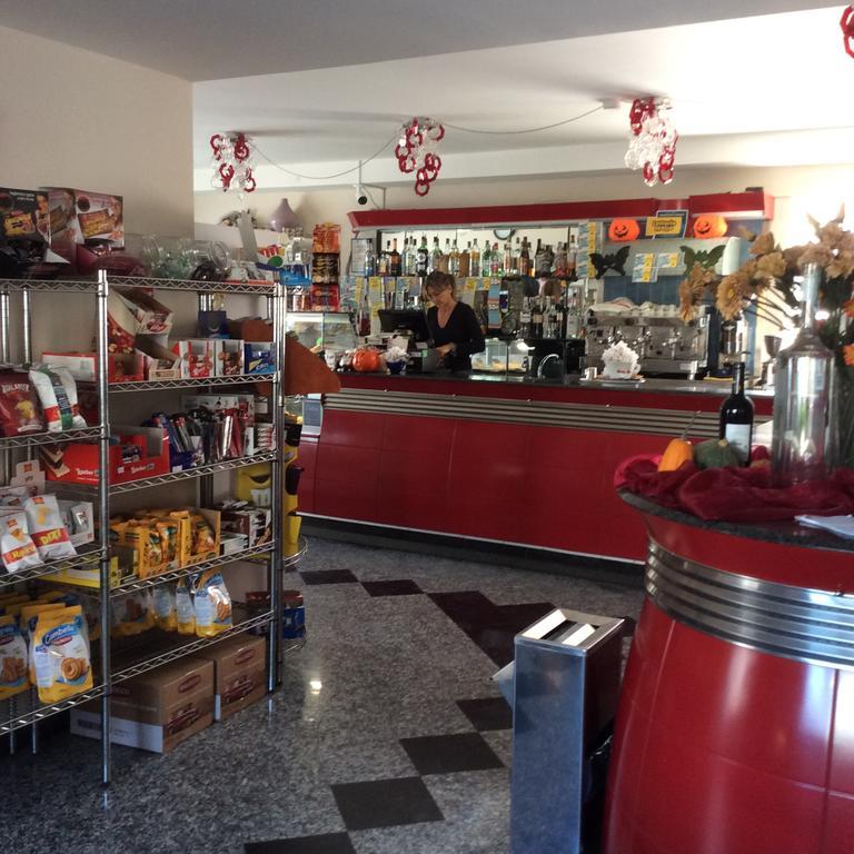 Caffetteria Dell'Angolo Hotel Borghetto Secondo Eksteriør billede