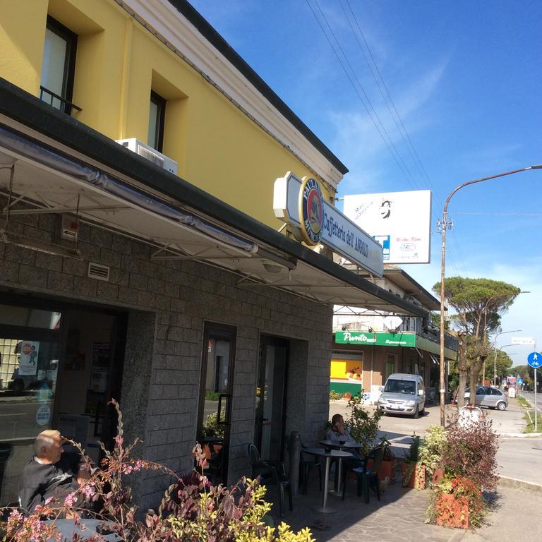 Caffetteria Dell'Angolo Hotel Borghetto Secondo Eksteriør billede