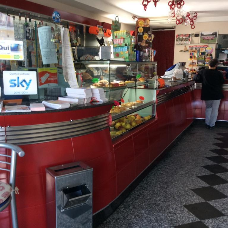 Caffetteria Dell'Angolo Hotel Borghetto Secondo Eksteriør billede