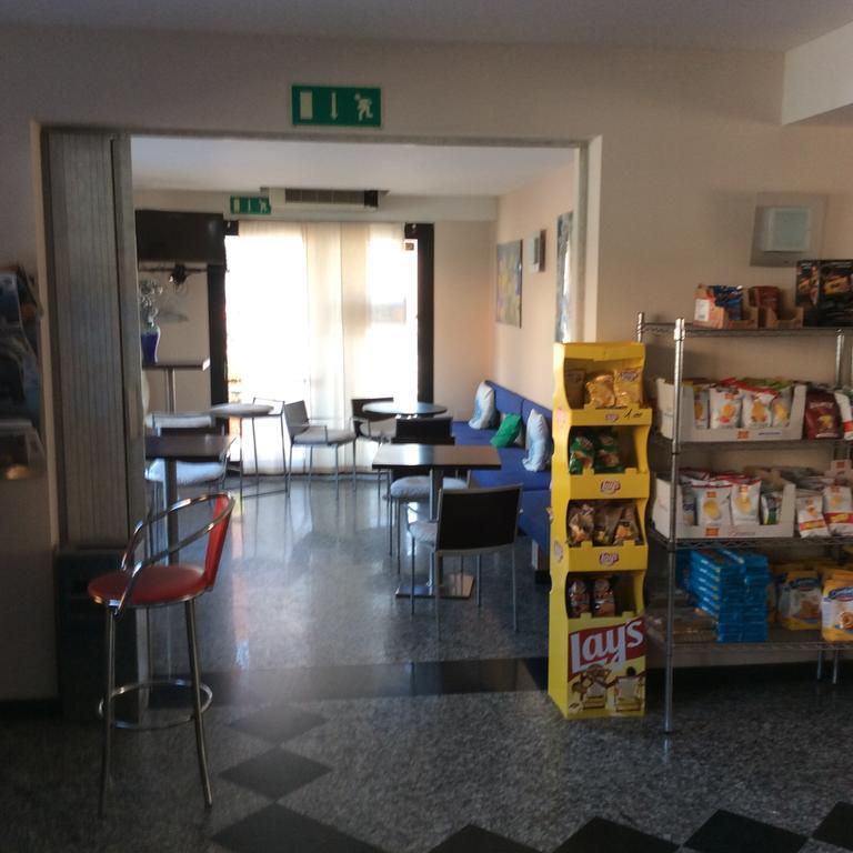 Caffetteria Dell'Angolo Hotel Borghetto Secondo Eksteriør billede